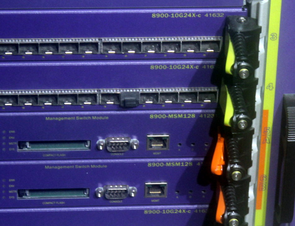 Extreme Networks BLACKDIAMOND 8810 4x 8900-10G24X-c 41632 2x 8900