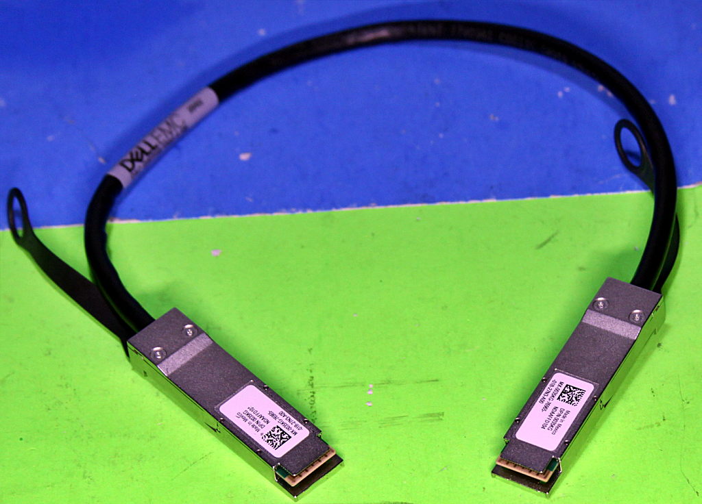 035KG Dell EMC DAC-QSFP28-100G-0.5M 100G Direct Attach Copper